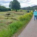 In der Mitte Nachbau der Grabkammer